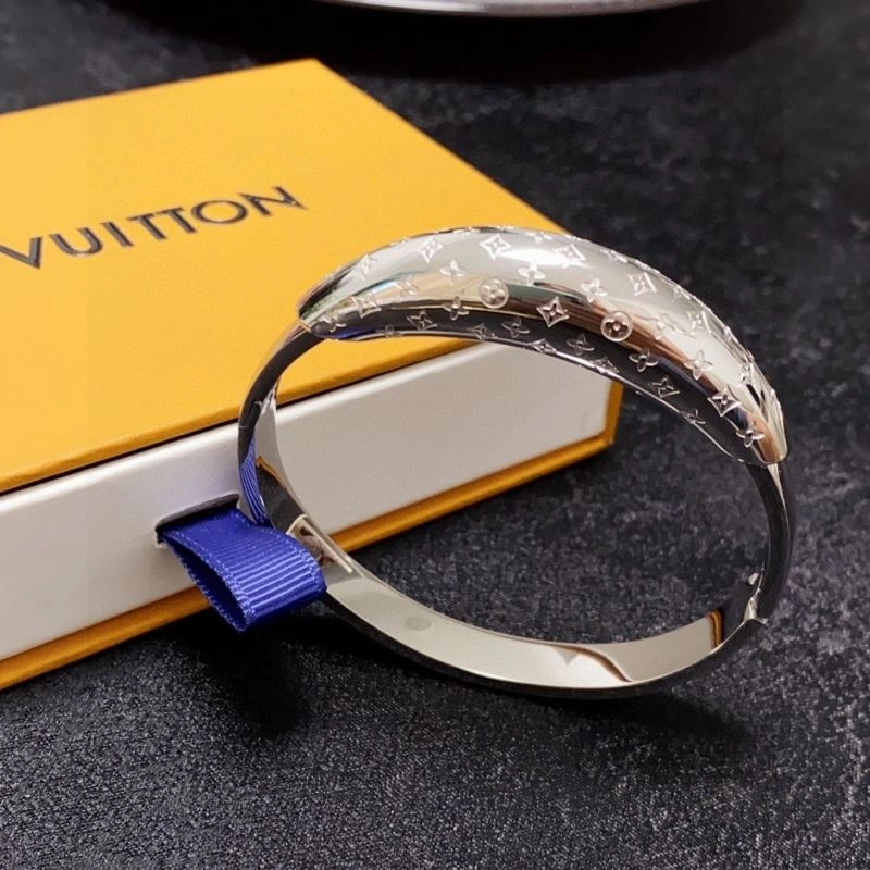 Louis Vuitton Bracelets SmartChoice 250954
