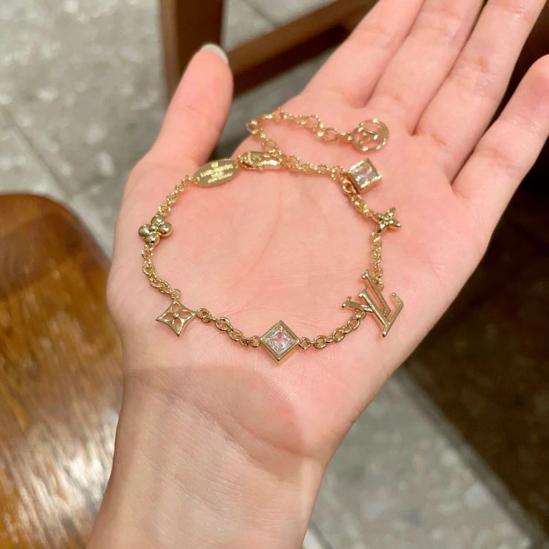 Efficient Louis Vuitton Bracelets 250957