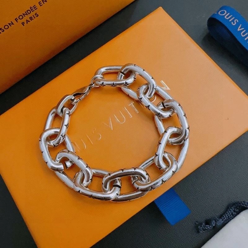 Louis Vuitton Bracelets SmartChoice 250970