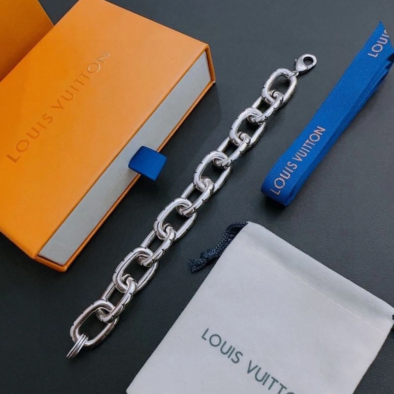 Louis Vuitton Bracelets SmartChoice 250970