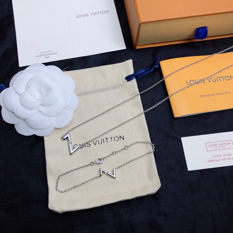 Louis Vuitton Bracelets Functional 250943