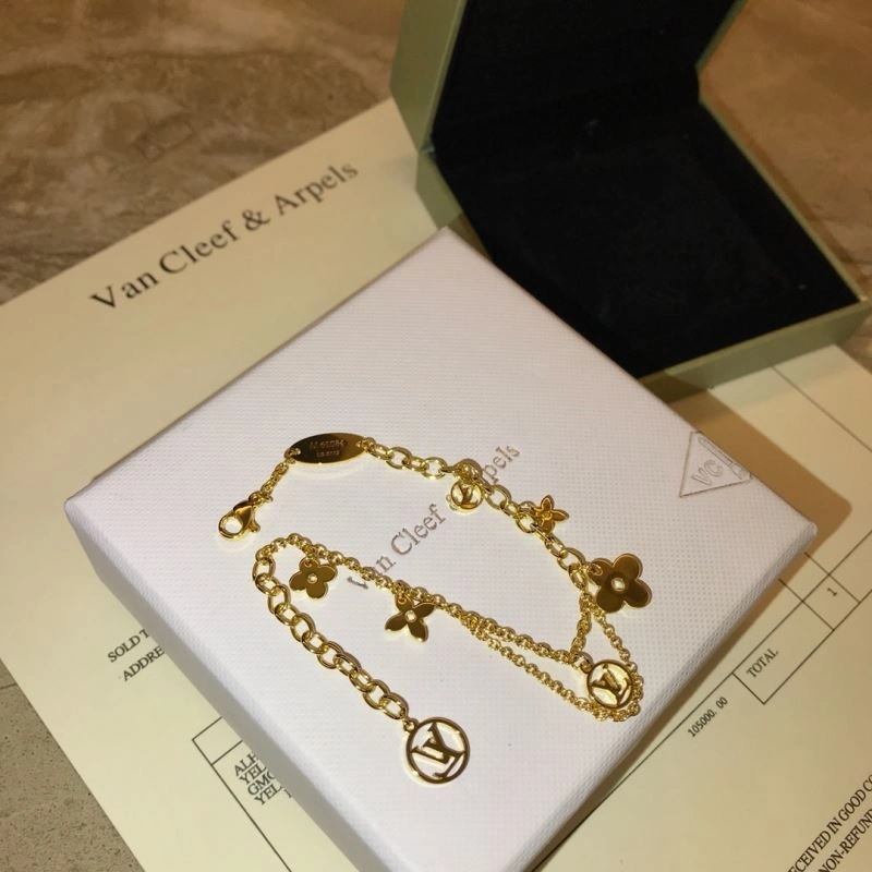 Louis Vuitton Bracelets Modern 250961