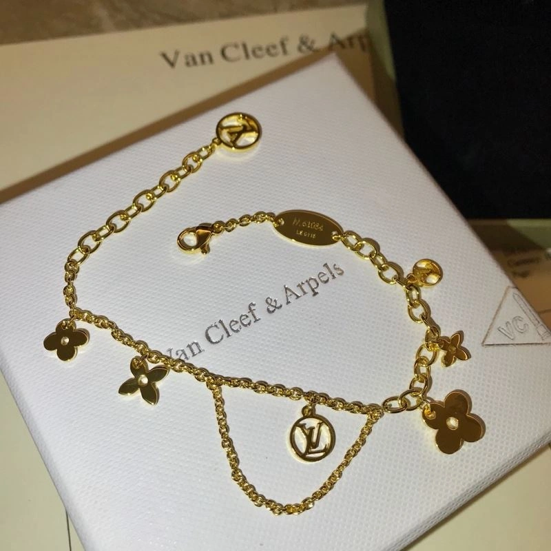 Louis Vuitton Bracelets Modern 250961