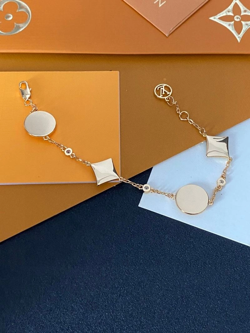 Louis Vuitton Bracelets Trendsetting 250960