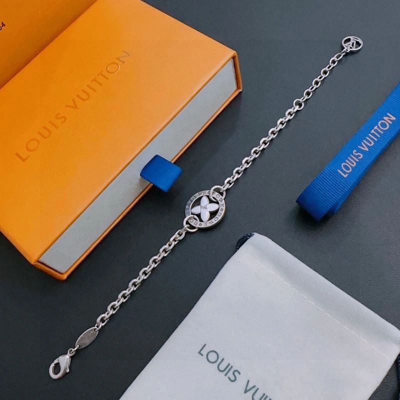 Louis Vuitton Bracelets Fashionable 250879