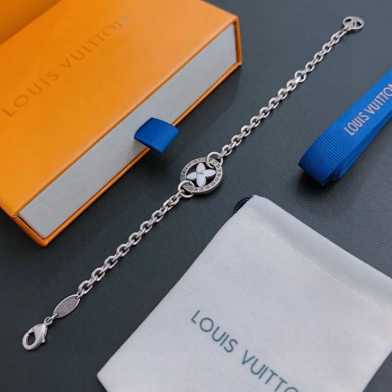 Louis Vuitton Bracelets Fashionable 250879