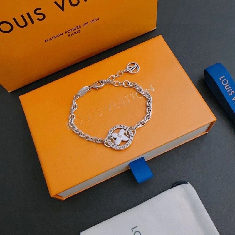 Louis Vuitton Bracelets Fashionable 250879