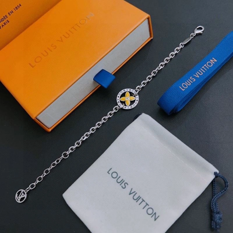 Louis Vuitton Bracelets Sporty 250870