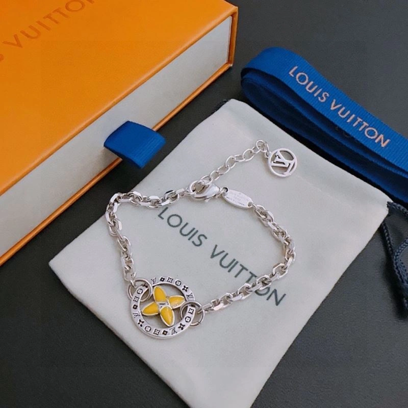 Louis Vuitton Bracelets Sporty 250870