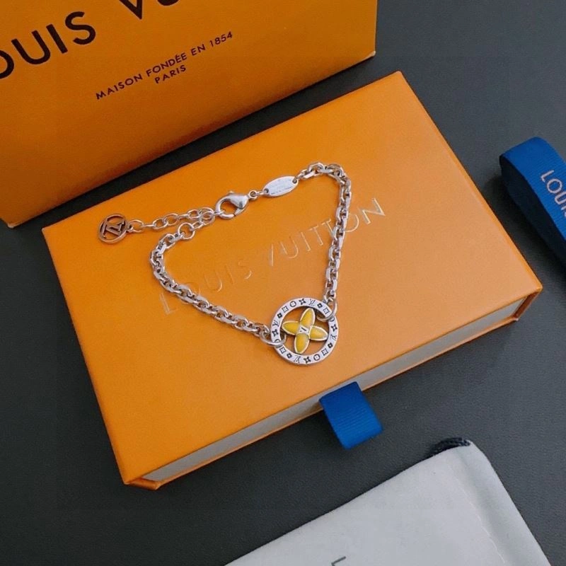 Louis Vuitton Bracelets Sporty 250870