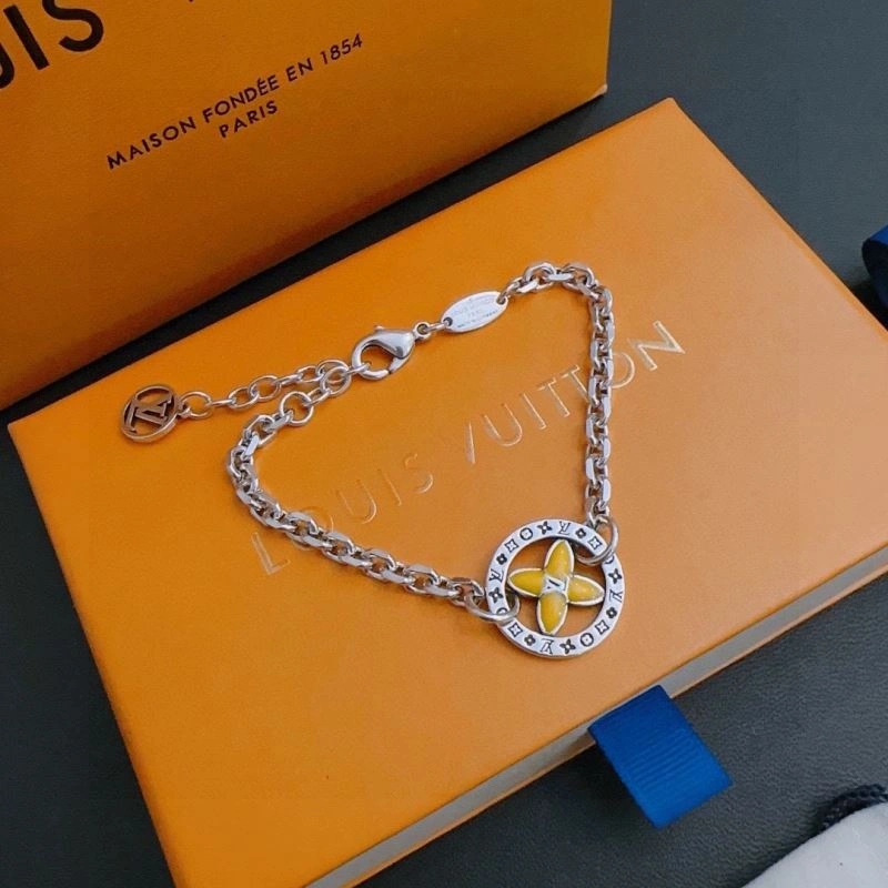 Louis Vuitton Bracelets Sporty 250870