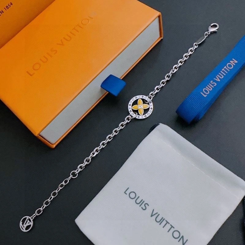 Louis Vuitton Bracelets Sporty 250870