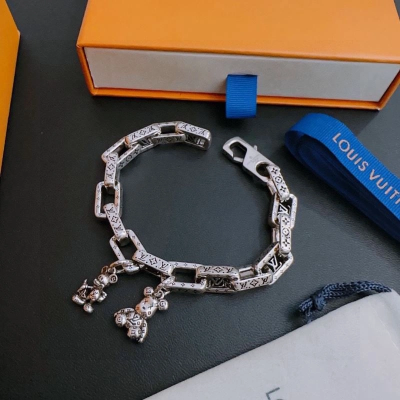 Affordable Louis Vuitton Bracelets 250886