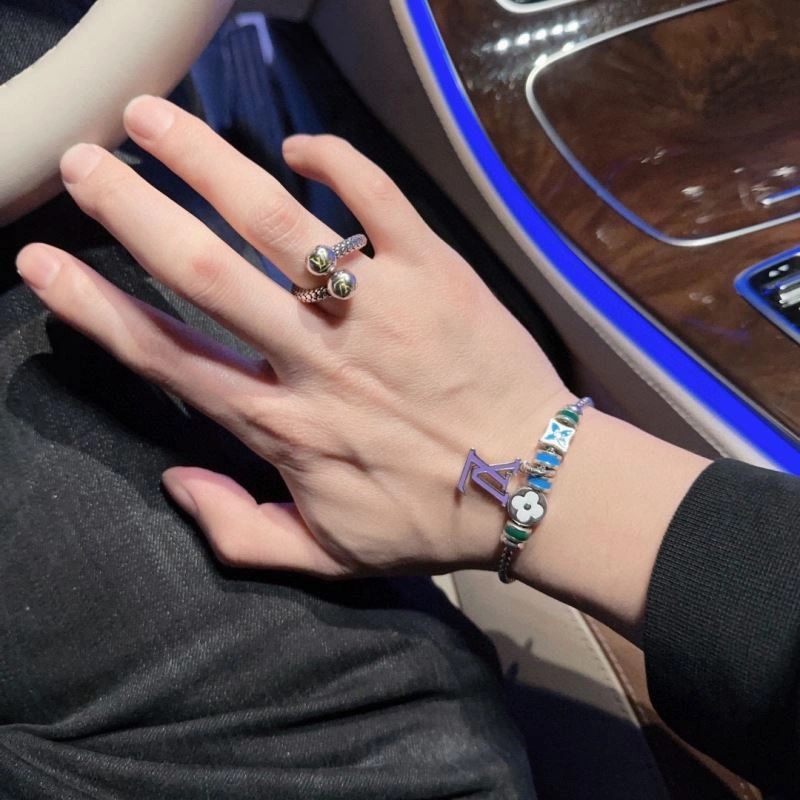 Louis Vuitton Bracelets EasyMatch 250882