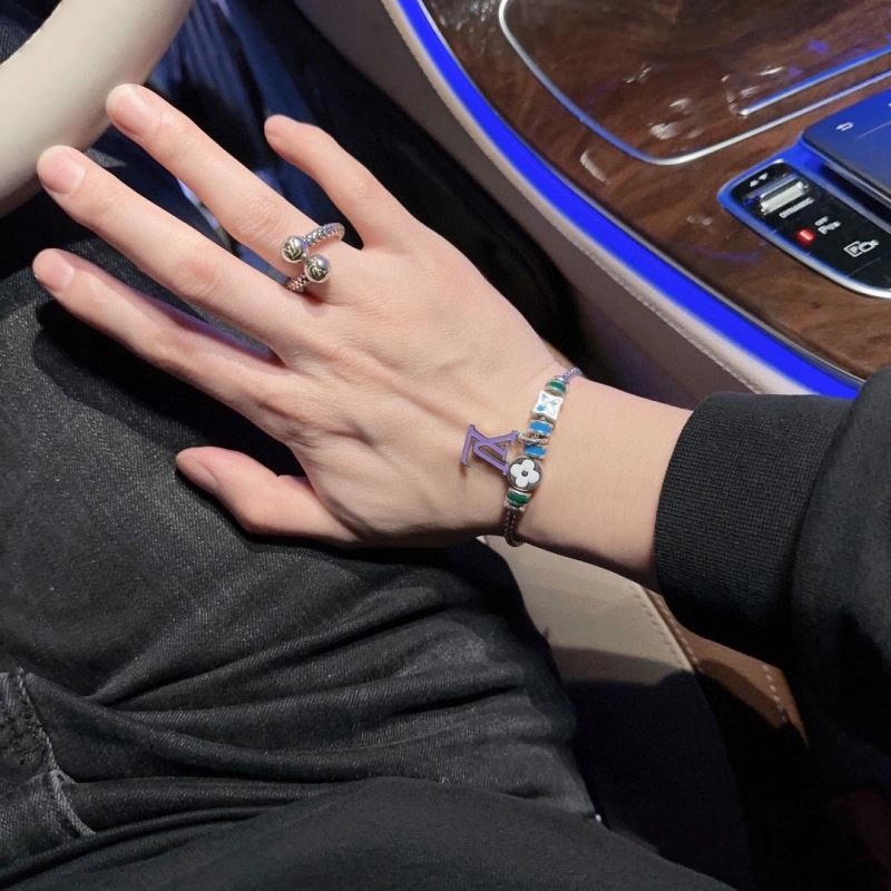 Louis Vuitton Bracelets EasyMatch 250882