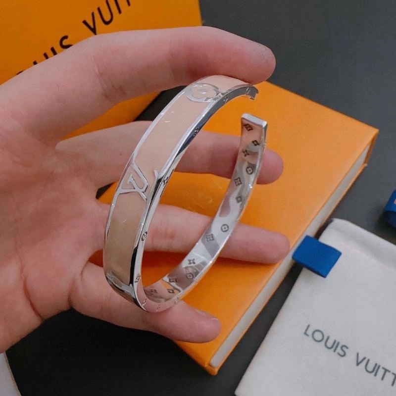 Louis Vuitton Bracelets Breathable 250874