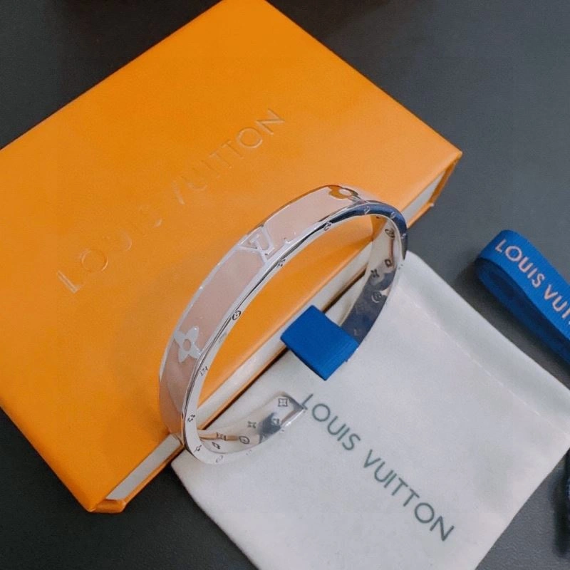 Louis Vuitton Bracelets Breathable 250874