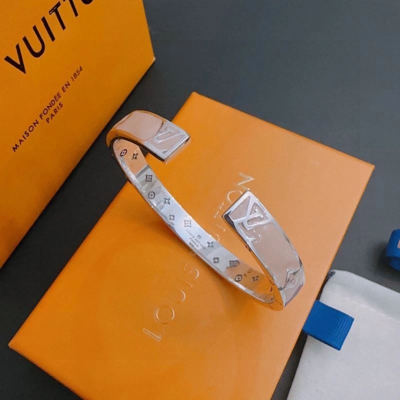 Louis Vuitton Bracelets Breathable 250874