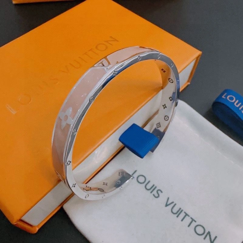 Louis Vuitton Bracelets Breathable 250874