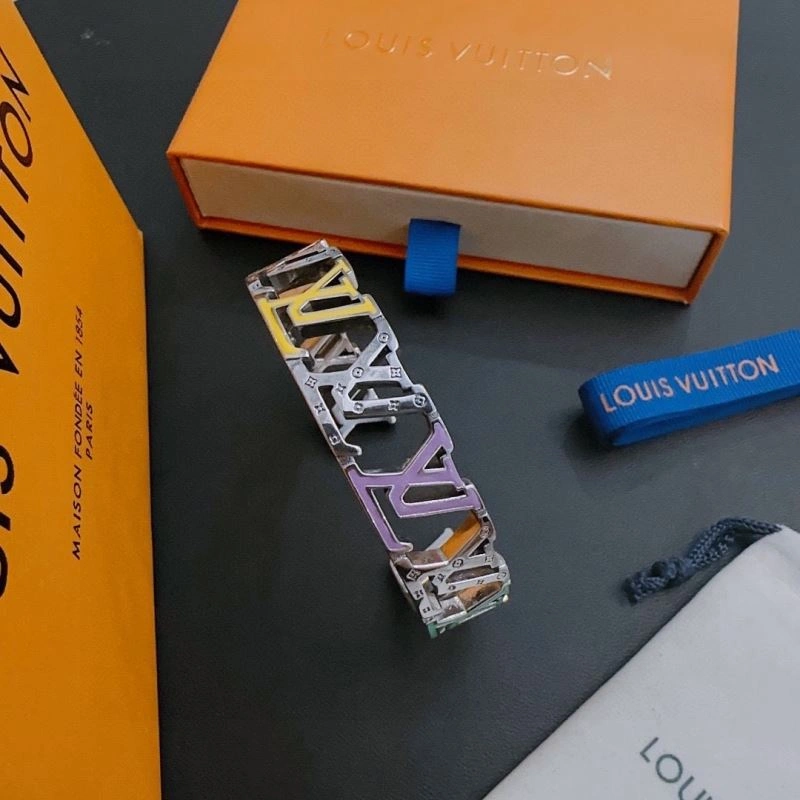 StreetReady Louis Vuitton Bracelets 250860