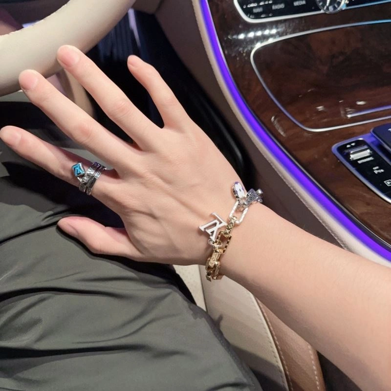 Louis Vuitton Bracelets EasyMatch 250844