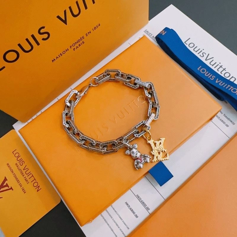 Louis Vuitton Bracelets Trendy 250834
