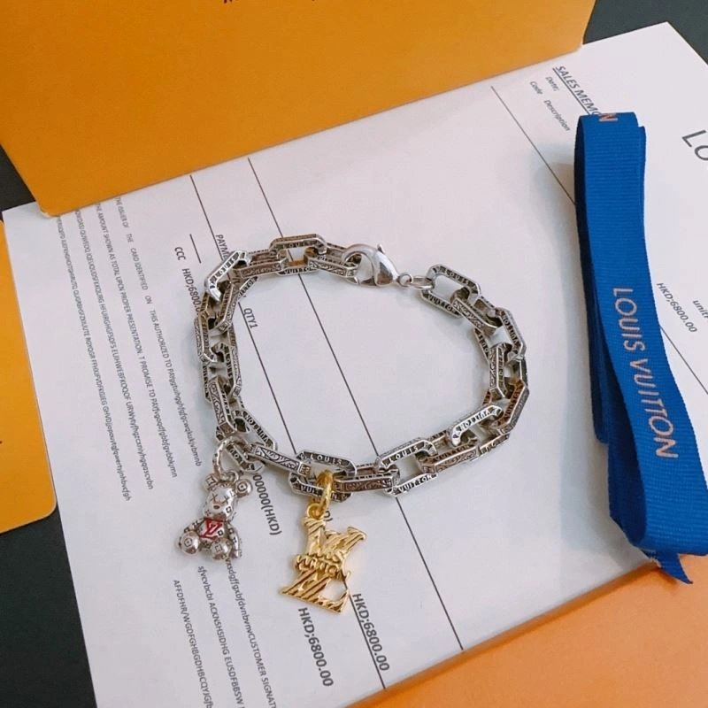 Louis Vuitton Bracelets Trendy 250834