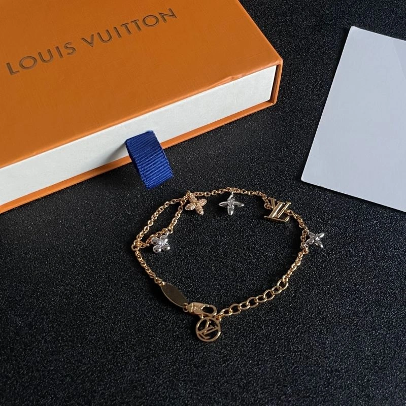 Louis Vuitton Bracelets DailyWear 250826