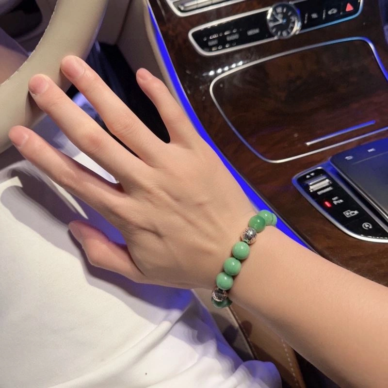 Comfortable Louis Vuitton Bracelets 250847
