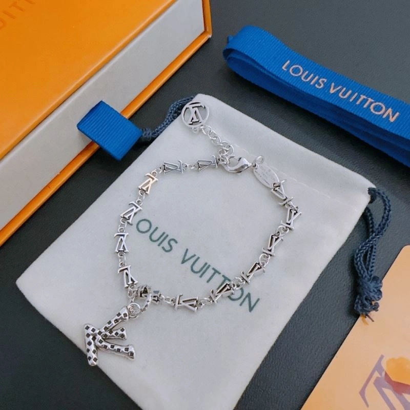 Minimalist Louis Vuitton Bracelets 250839