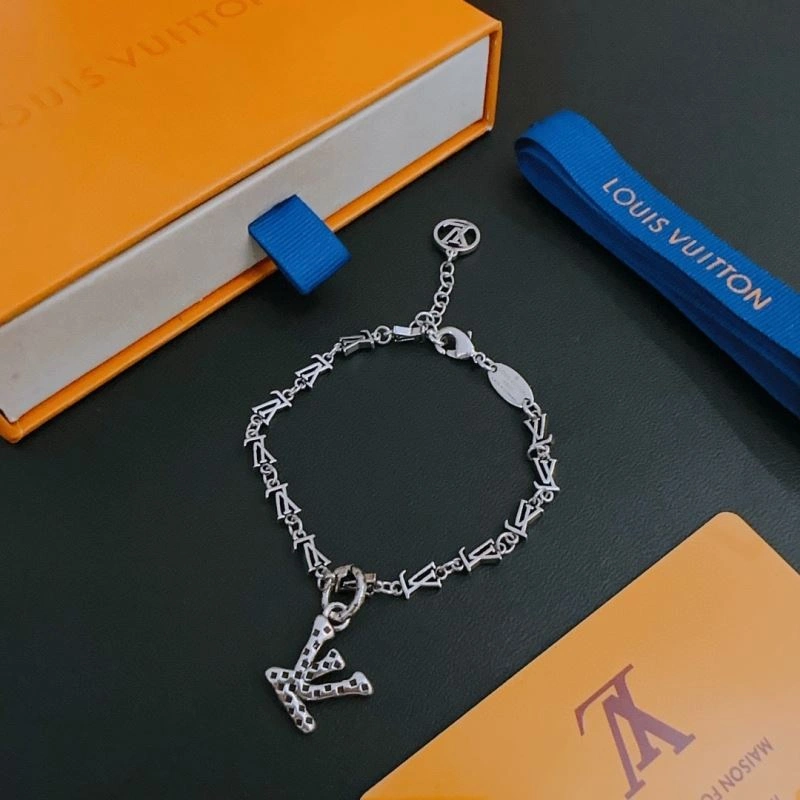 Minimalist Louis Vuitton Bracelets 250839