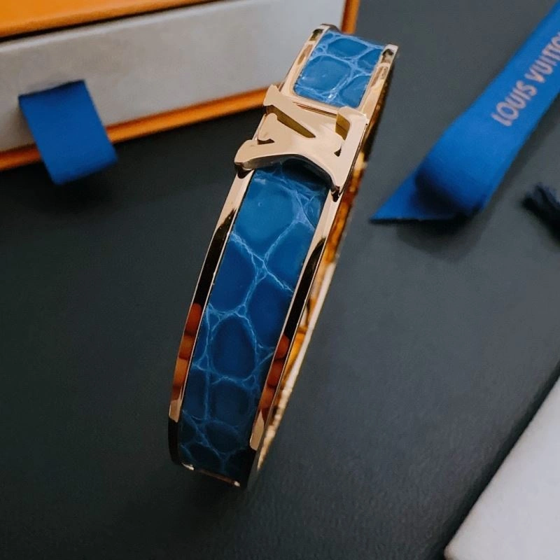 Sophisticated Louis Vuitton Bracelets 250836