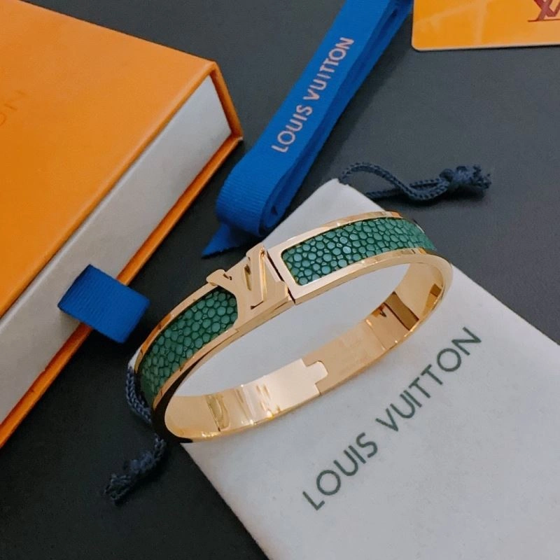 Louis Vuitton Bracelets Minimalist 250837