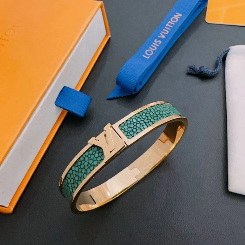 Louis Vuitton Bracelets Minimalist 250837