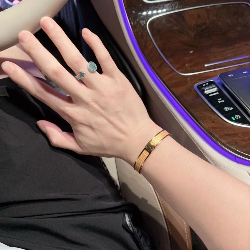 Colorful Louis Vuitton Bracelets 250840