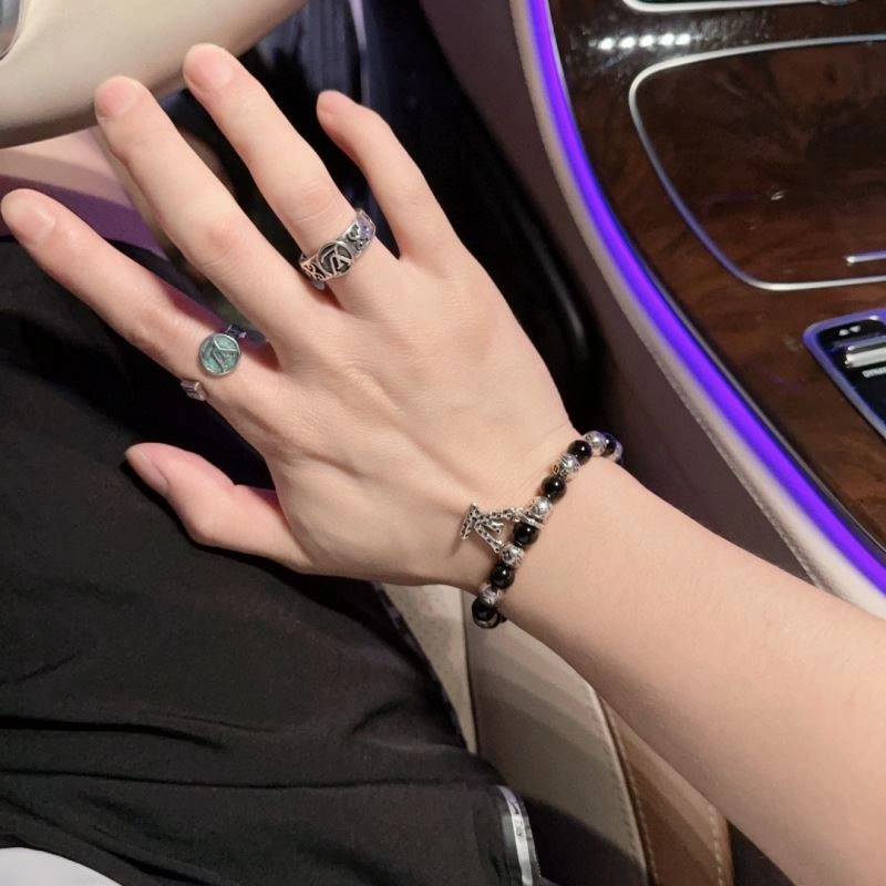 Louis Vuitton Bracelets TopPick 250831