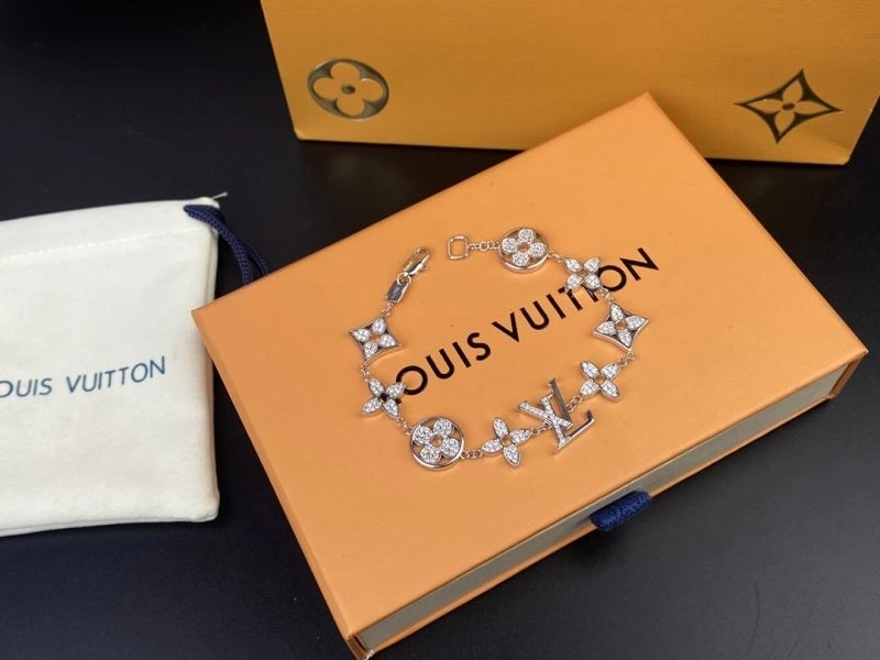 Practical Louis Vuitton Bracelets 250822