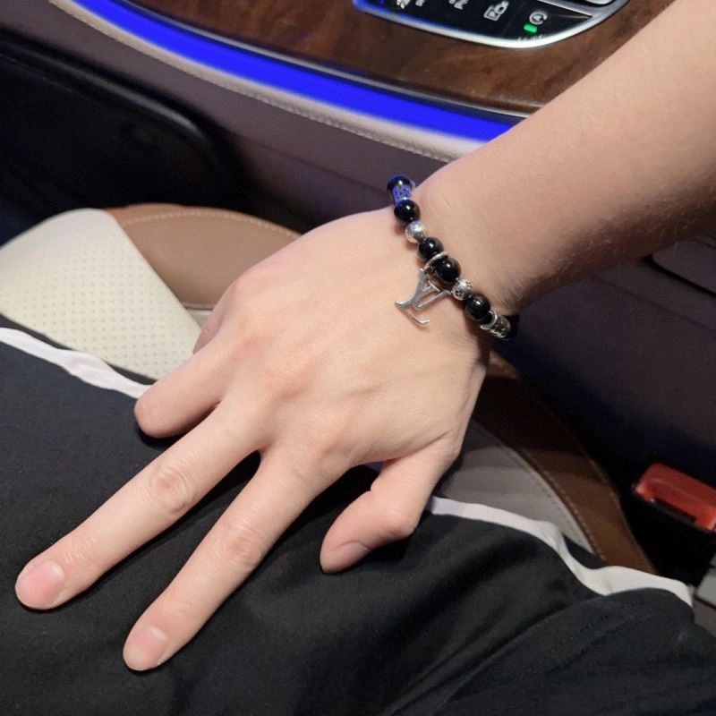 Casual Louis Vuitton Bracelets 250846