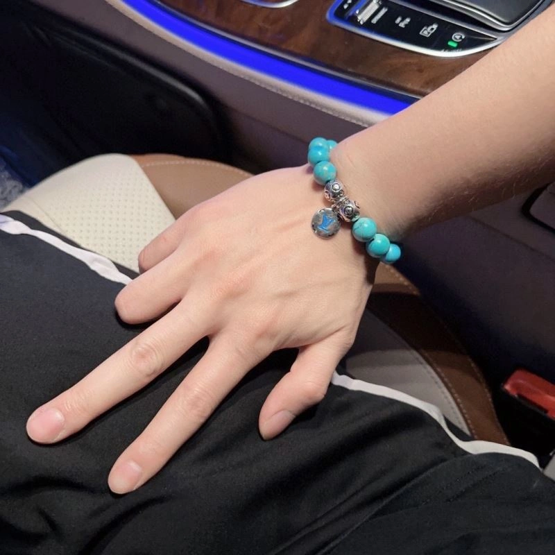 Louis Vuitton Bracelets AllSeason 250842
