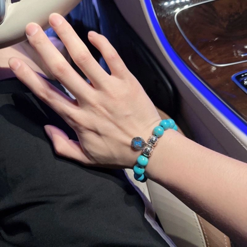 Louis Vuitton Bracelets AllSeason 250842