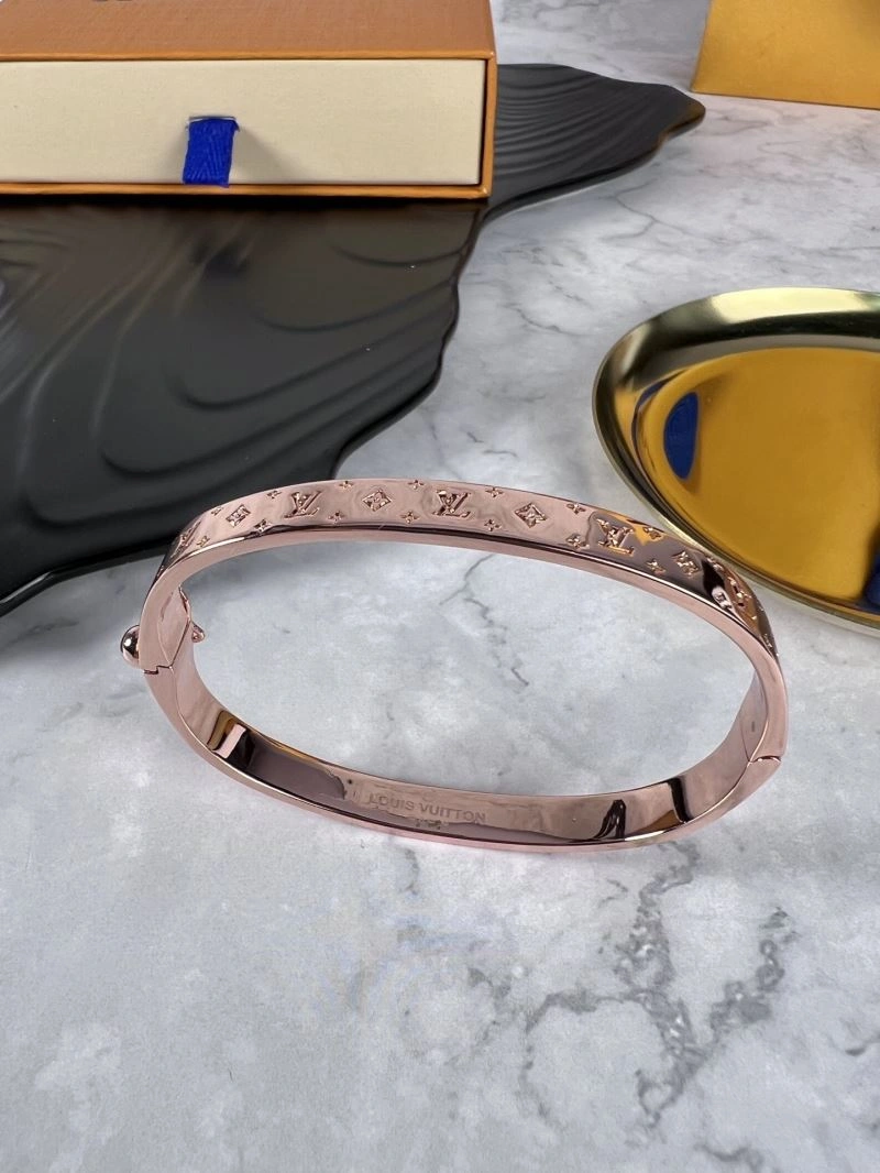 Louis Vuitton Bracelets Comfortable 250812