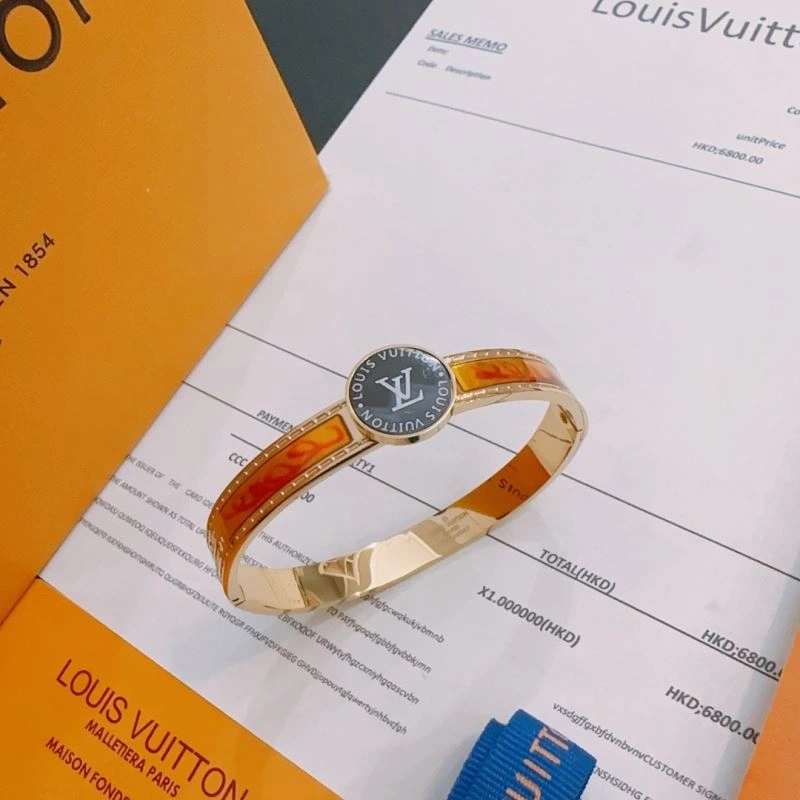 Louis Vuitton Bracelets Trendsetting 250785