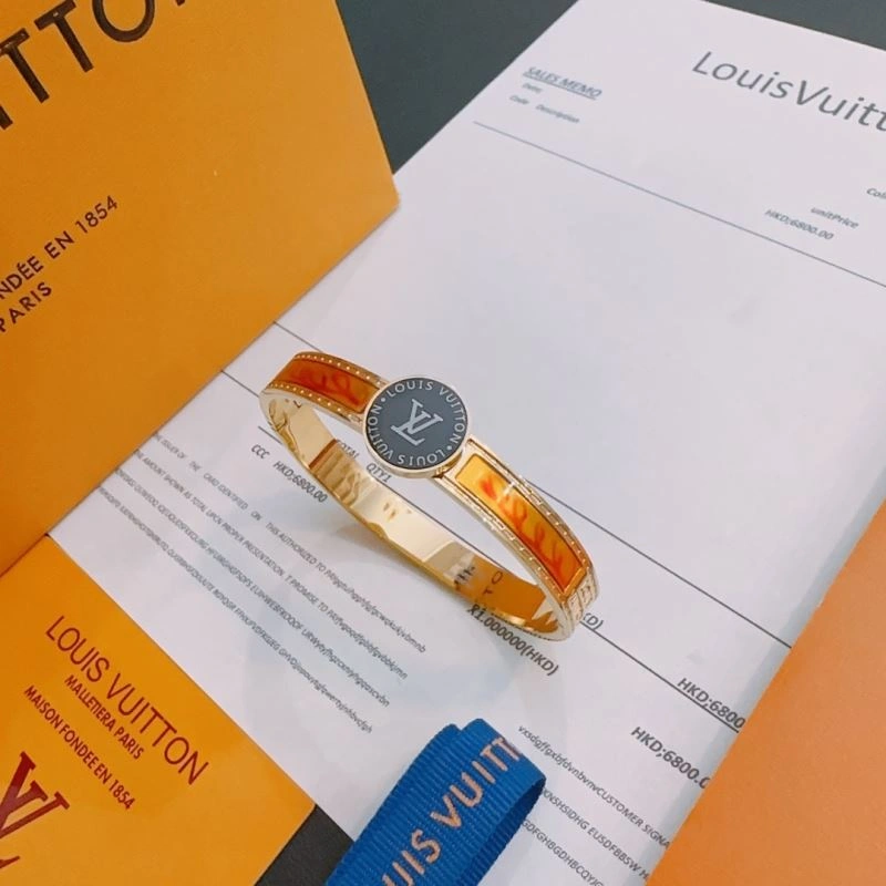 Louis Vuitton Bracelets Trendsetting 250785