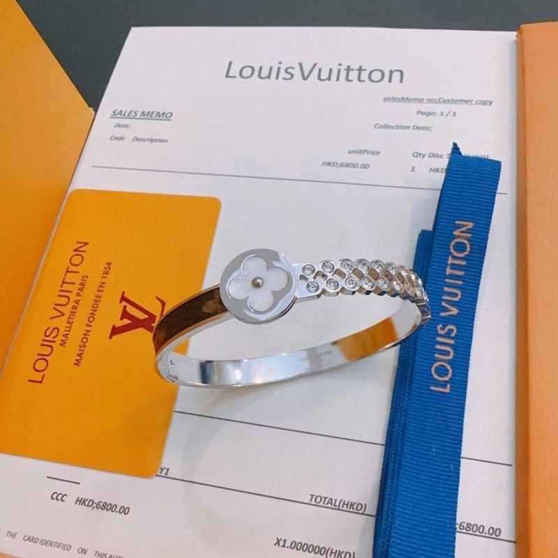 Lightweight Louis Vuitton Bracelets 250791