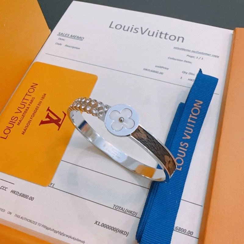 Lightweight Louis Vuitton Bracelets 250791