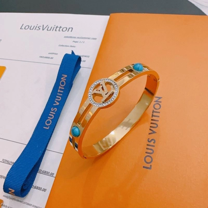 Fashionable Louis Vuitton Bracelets 250783