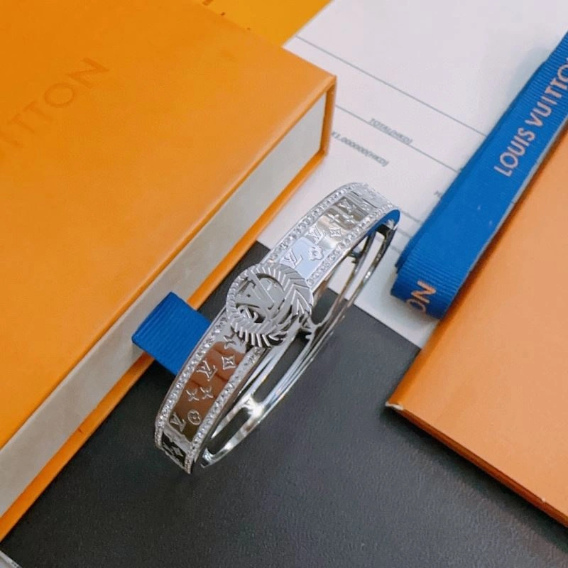 SunProtective Louis Vuitton Bracelets 250802