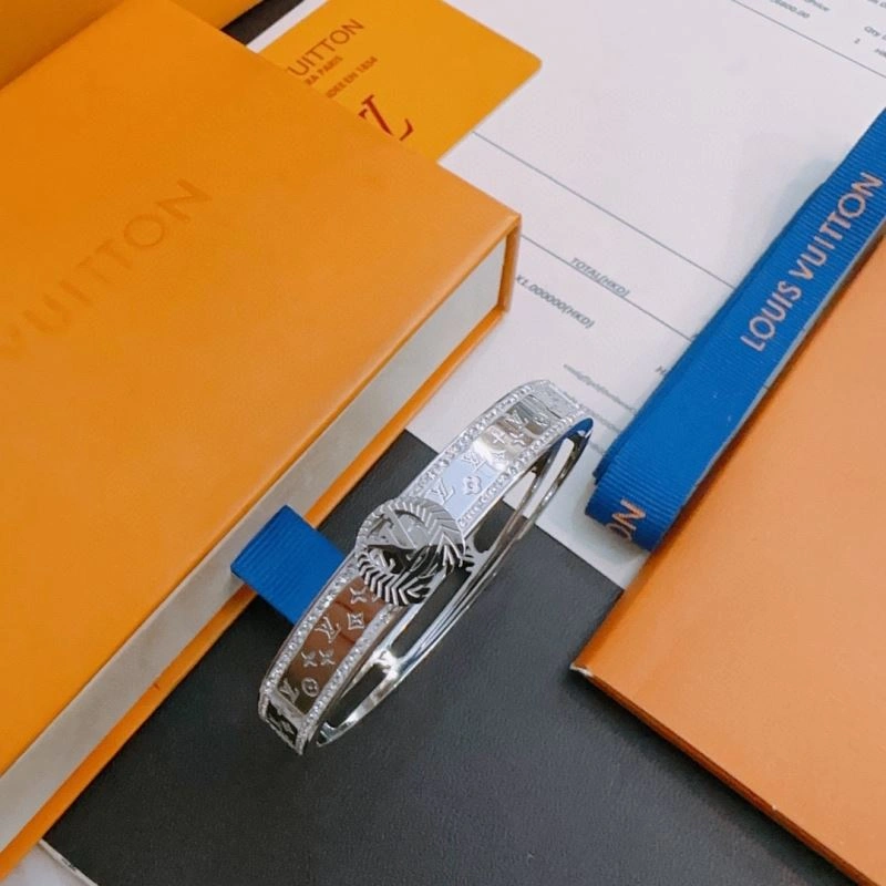 SunProtective Louis Vuitton Bracelets 250802