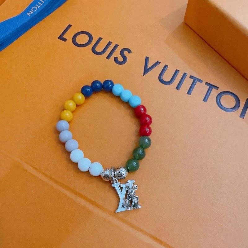 Minimalist Louis Vuitton Bracelets 250810
