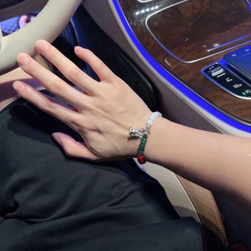 Minimalist Louis Vuitton Bracelets 250810